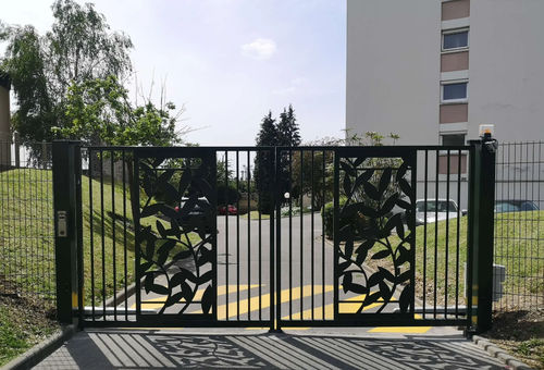 Portail pivotant - FLORILEGE™ - NORMACLO - en aluminium / en acier galvanisé / en acier à revêtement par poudre
