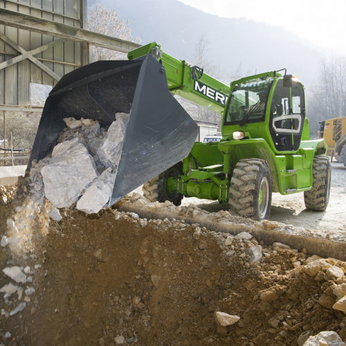 Chariot élévateur télescopique de chargement - P 50.18HM - MERLO - de manutention / de levage / pour chantier