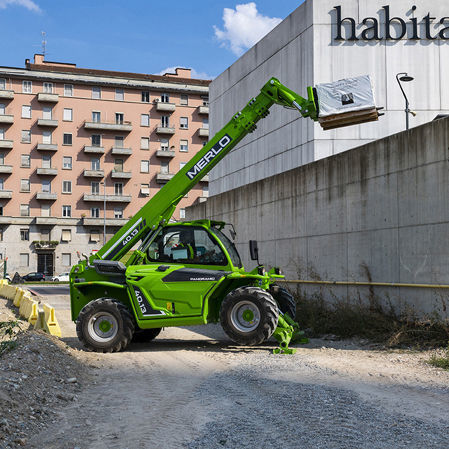 Chariot élévateur télescopique de chargement - P 40.14 - MERLO - de manutention / de levage / pour chantier