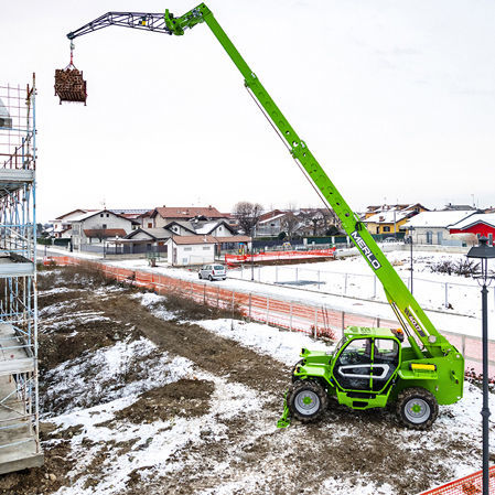 Chariot élévateur télescopique de chargement - P 40.17 - MERLO - de manutention / de levage / pour chantier
