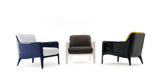 Fauteuil contemporain - COCCA - Arflex - en plastique / avec revêtement amovible / par Carlo Colombo