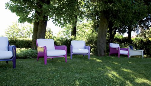 Fauteuil contemporain - COCCA  - Arflex - en plastique / par Carlo Colombo / d'extérieur