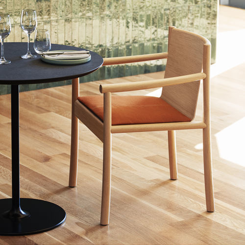 Chaise contemporaine - KATA - Arper - d'intérieur / en bois / avec piètement en chêne