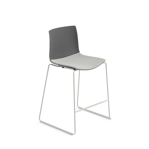 Chaise de bar contemporaine - CATIFA 46  - Arper - d'intérieur / d'extérieur / en polypropylène
