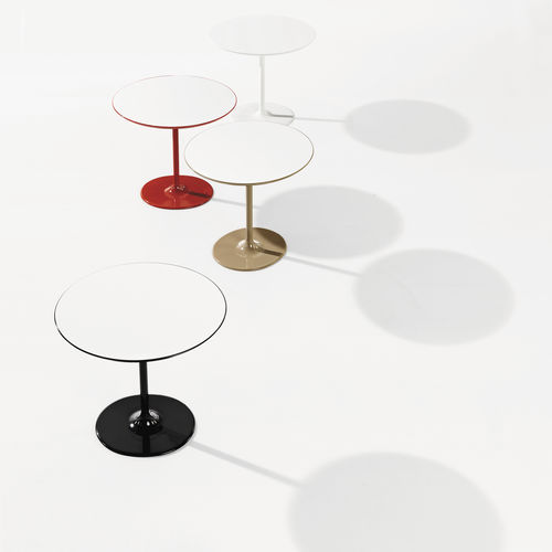 Guéridon contemporain - DIZZIE  - Arper - en MDF laqué / en marbre / en Fenix NTM®