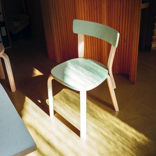 Chaise contemporaine - 69 - Artek - d'intérieur / en cuir / en bouleau