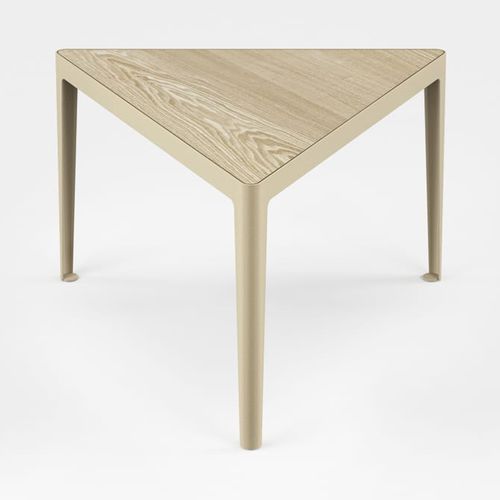 Table contemporaine - AZAL - Autoban - en chêne / en métal / triangulaire