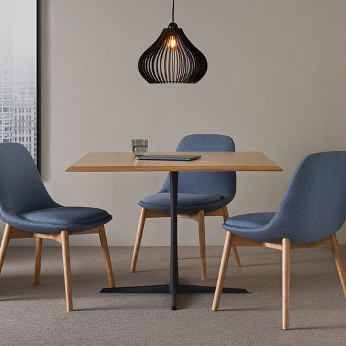 Table contemporaine - VUE - BERNHARD design - en aluminium poli / en érable / en chêne