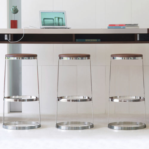 Tabouret de bar contemporain - ARO - BERNHARD design - en cuir / en tissu / en noyer