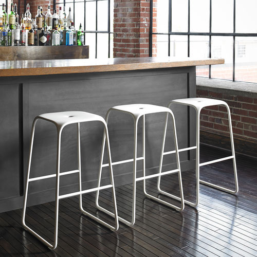 Tabouret de bar contemporain - ACE - BERNHARD design - en polypropylène / avec piètement en acier / luge