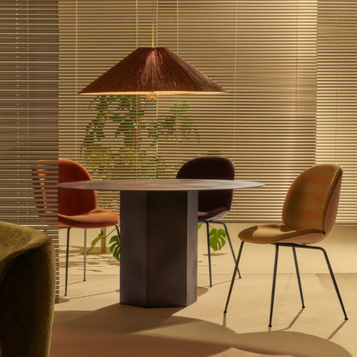 Chaise de salle à manger contemporaine - BEETLE - GUBI - d'intérieur / en tissu / résidentielle