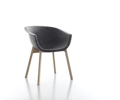 Chaise contemporaine - CHAIRMAN - Conmoto - en feutre / tapissée / 100% recyclable