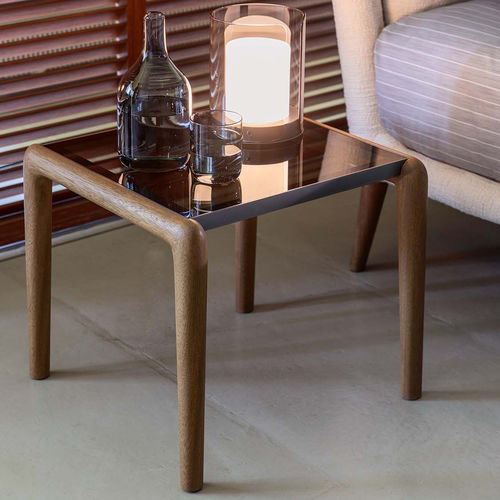 Table de chevet contemporaine - GAUDÍ - Flou - en verre / avec piètement en bois massif / carrée
