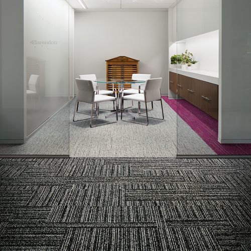 Moquette en dalles - DECIBEL  - Interface - tuftée / bouclée / structurée