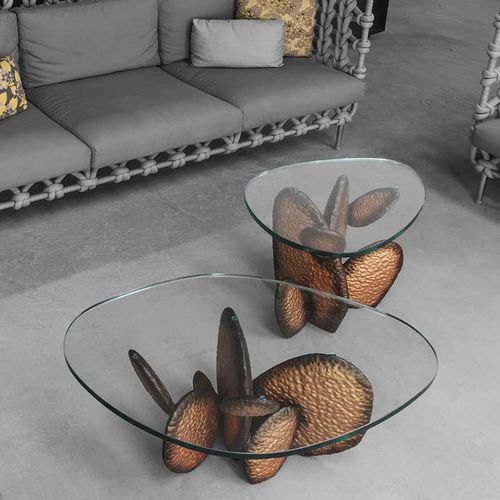 Table basse design original - GOBI - Kenneth Cobonpue - en verre / en acier / en cuivre