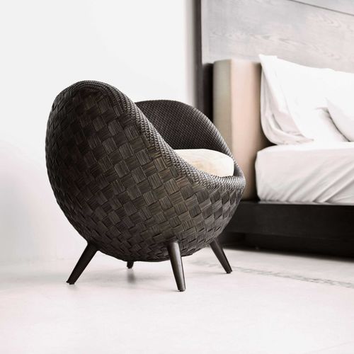 Fauteuil contemporain - LA LUNA - Kenneth Cobonpue - en rotin / en érable / avec repose-pieds
