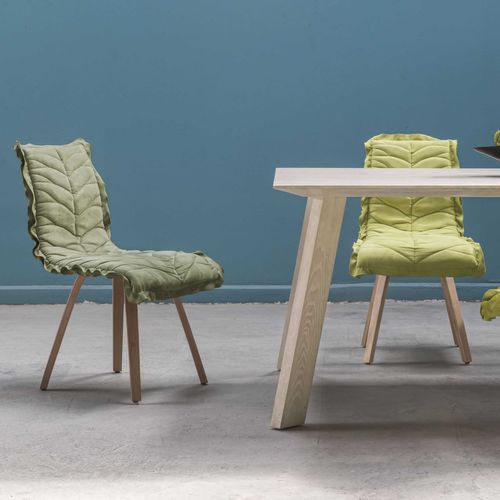 Chaise contemporaine - LEAF - Kenneth Cobonpue - d'intérieur / en tissu / avec piètement en érable