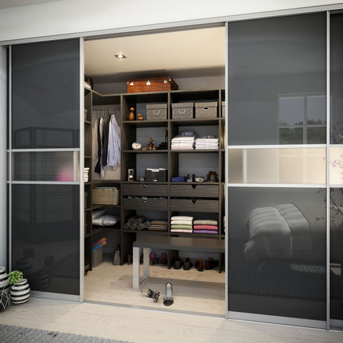 Dressing contemporain - HTH Køkkener - en bois / à portes coulissantes