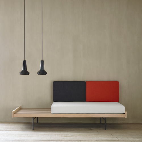 Méridienne contemporaine - Ligne Roset - en tissu / en hêtre / en noyer américain