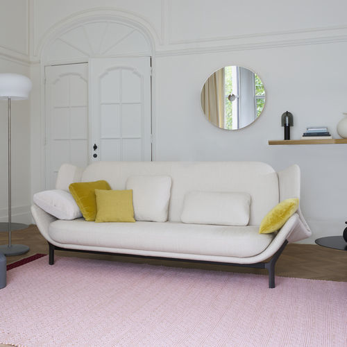 Canapé lit - CLAM - Ligne Roset - contemporain / en tissu / en bois massif