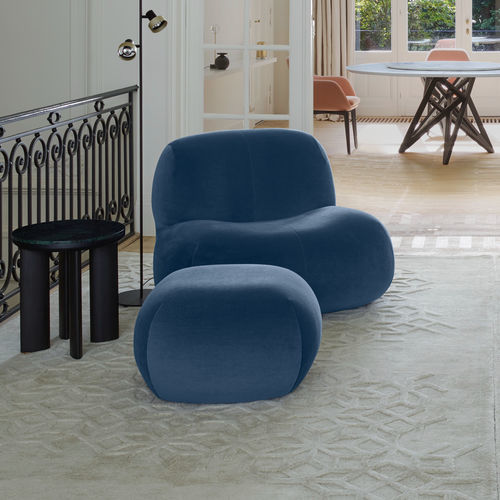 Chauffeuse design - PUKKA - Ligne Roset - en tissu / avec repose-pieds / avec revêtement amovible