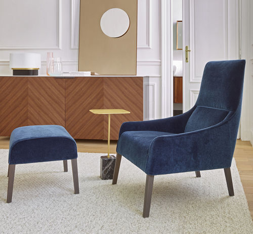 Fauteuil contemporain - LONG ISLAND - Ligne Roset - en tissu / avec repose-pieds / avec revêtement amovible