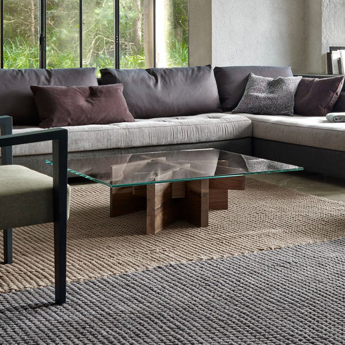 Table basse contemporaine - ASHERA - Ligne Roset - en verre / avec piètement en bois massif / rectangulaire