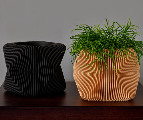 Vase contemporain - TERRE D'OMBRES - Ligne Roset - en bioplastique / de table / noir