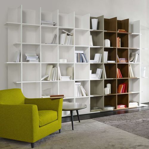 Bibliothèque modulable - OKA - Ligne Roset - contemporaine / en bois / blanche