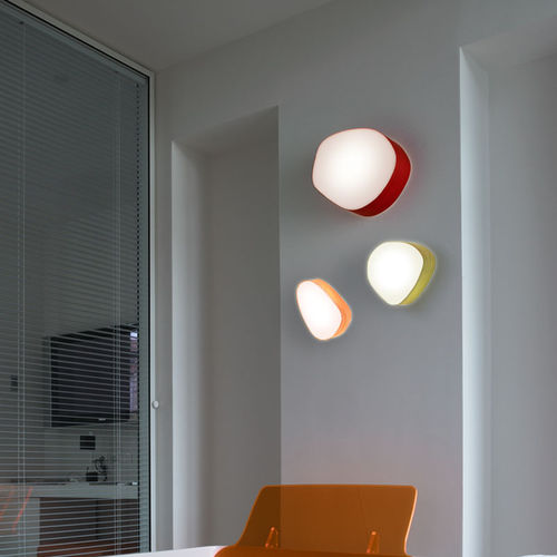 Applique murale contemporaine - GUIJARROS - Lzf-Lamps - d'intérieur / en bois / en acrylique