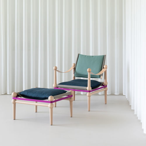 Ottoman contemporain - TWAIN - MAGIS - en polyamide / en cuir / en bois massif
