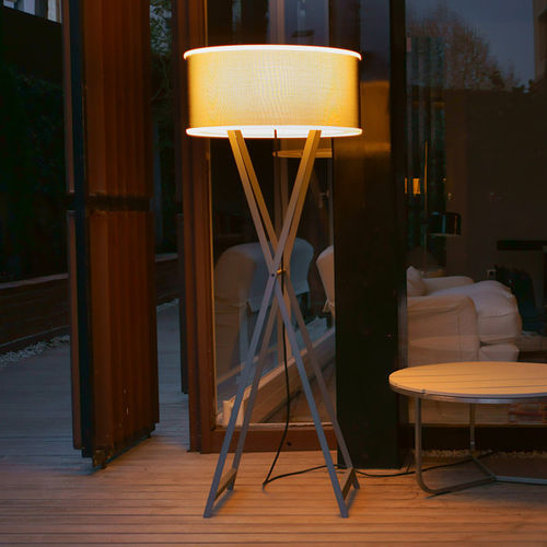 Lampe sur pied - CALA - Marset Iluminacion - en fer / en bois / en polyéthylène