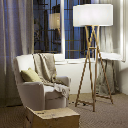 Lampe sur pied - CALA - Marset Iluminacion - en chêne / en polyester / contemporaine
