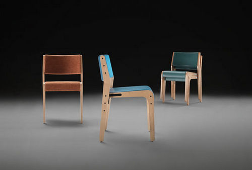 Chaise contemporaine - BOOMERANG - Meritalia - en bois / empilable / résidentielle