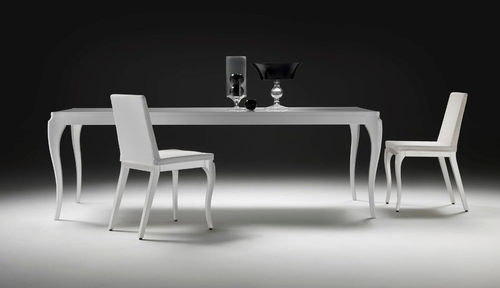 Table à manger contemporaine - RESOLE - Meritalia - en bois laqué / rectangulaire / carrée
