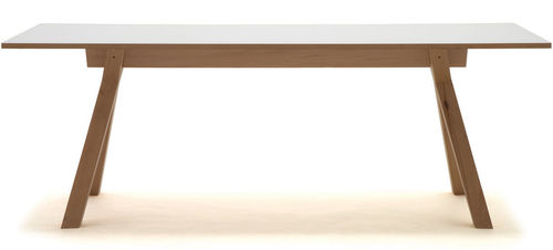 Table contemporaine - V - Modus - en bois / rectangulaire