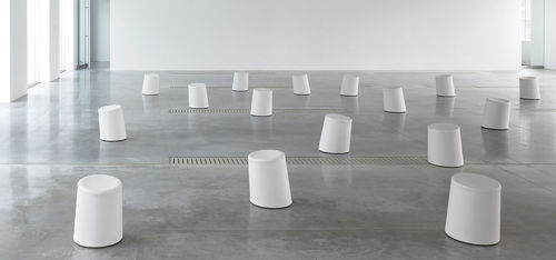 Pouf contemporain - 10° - Modus - en tissu / en polyéthylène / contract