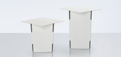 Table d'appoint contemporaine - FOLD - Modus - en métal / carrée / résidentielle