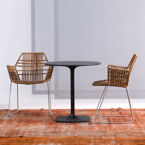Table contemporaine - SUPERNATURAL - MOROSO - en polypropylène / avec piètement en acier / avec piètement en polypropylène