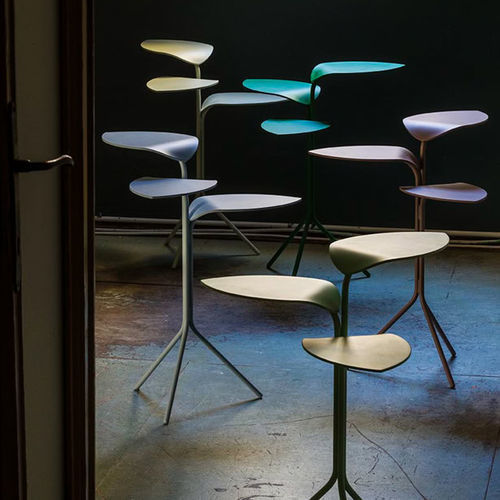 Table d'appoint design organique - MORNING GLORY - MOROSO - en tôle d'acier / en acier à revêtement par poudre / avec piètement en acier