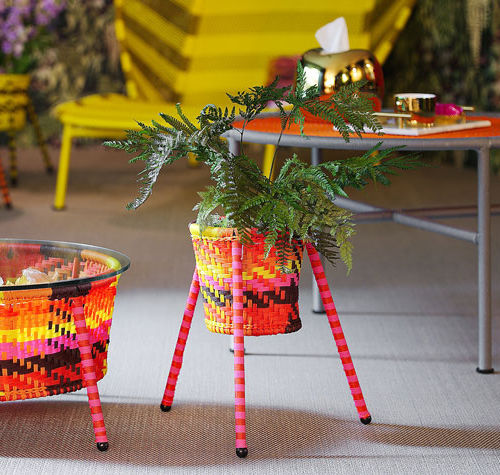Pot de fleur en polyéthylène - JARDIN SUSPENDU - MOROSO - en acier / sur piétement / rond