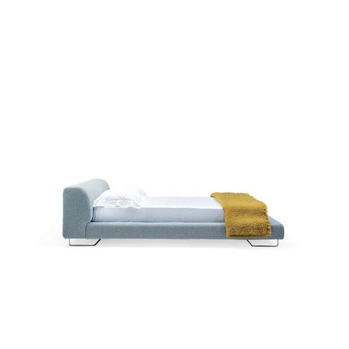 Lit double - LOWLAND - MOROSO - contemporain / tapissé / avec tête de lit