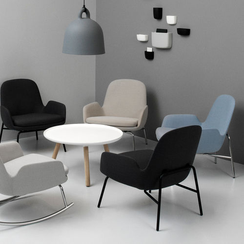 Fauteuil contemporain - ERA - Normann Copenhagen - en cuir / en tissu / en chêne