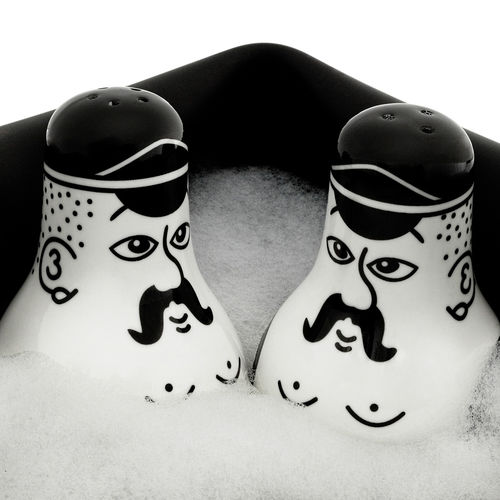 Salière et poivrière en porcelaine - FRIENDS - Normann Copenhagen - à usage domestique