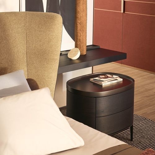 Table de chevet contemporaine - GENTLEMAN - Poliform - en polyuréthane / avec piètement en métal peint / ovale