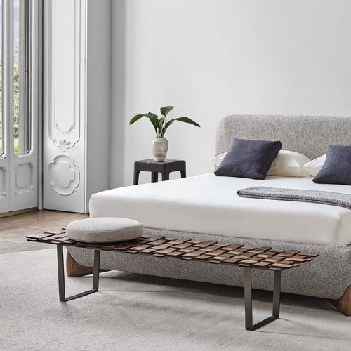 Bout de lit contemporain - BELT - Porada - en métal / en noyer / en tissu