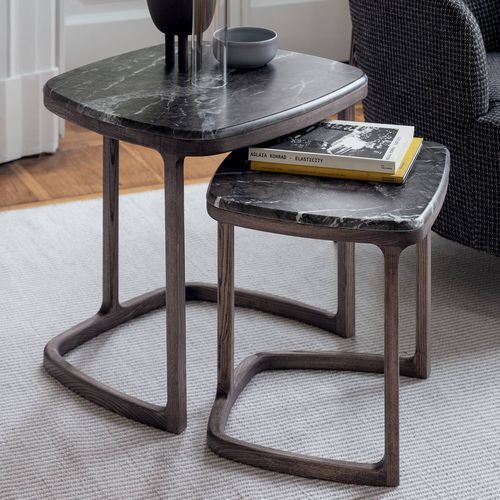 Table gigogne contemporaine - ANTIGONE - Porada - en marbre / avec piètement en frêne / carrée