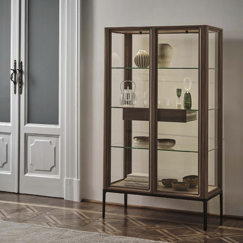 Vitrine contemporaine - ATSUKO - Porada - en aluminium / en noyer / en verre