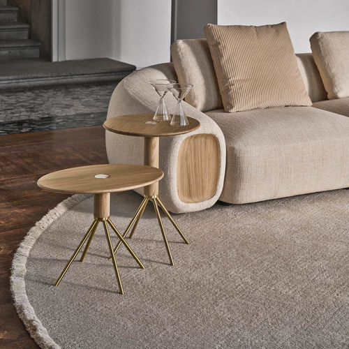 Table d'appoint contemporaine - Jeño H40  - Porada - en chêne / avec piètement en métal / ovale