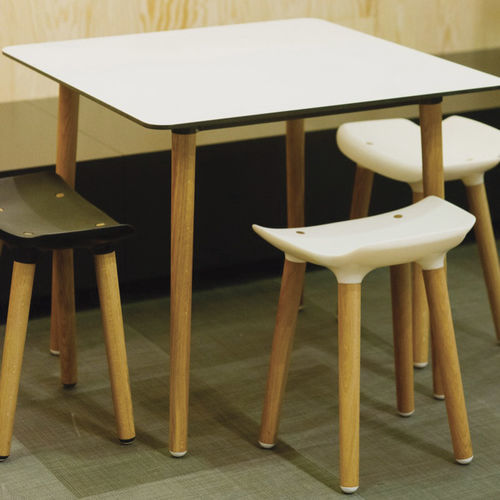 Tabouret classique - PILOT LOW - SDC_lab - en chêne / avec piètement en bois / intelligent